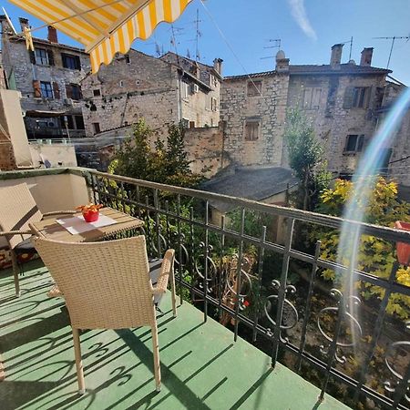 Yulia Apartments Ровинь Экстерьер фото