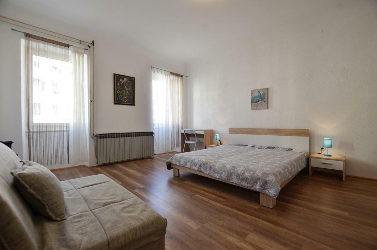 Yulia Apartments Ровинь Экстерьер фото